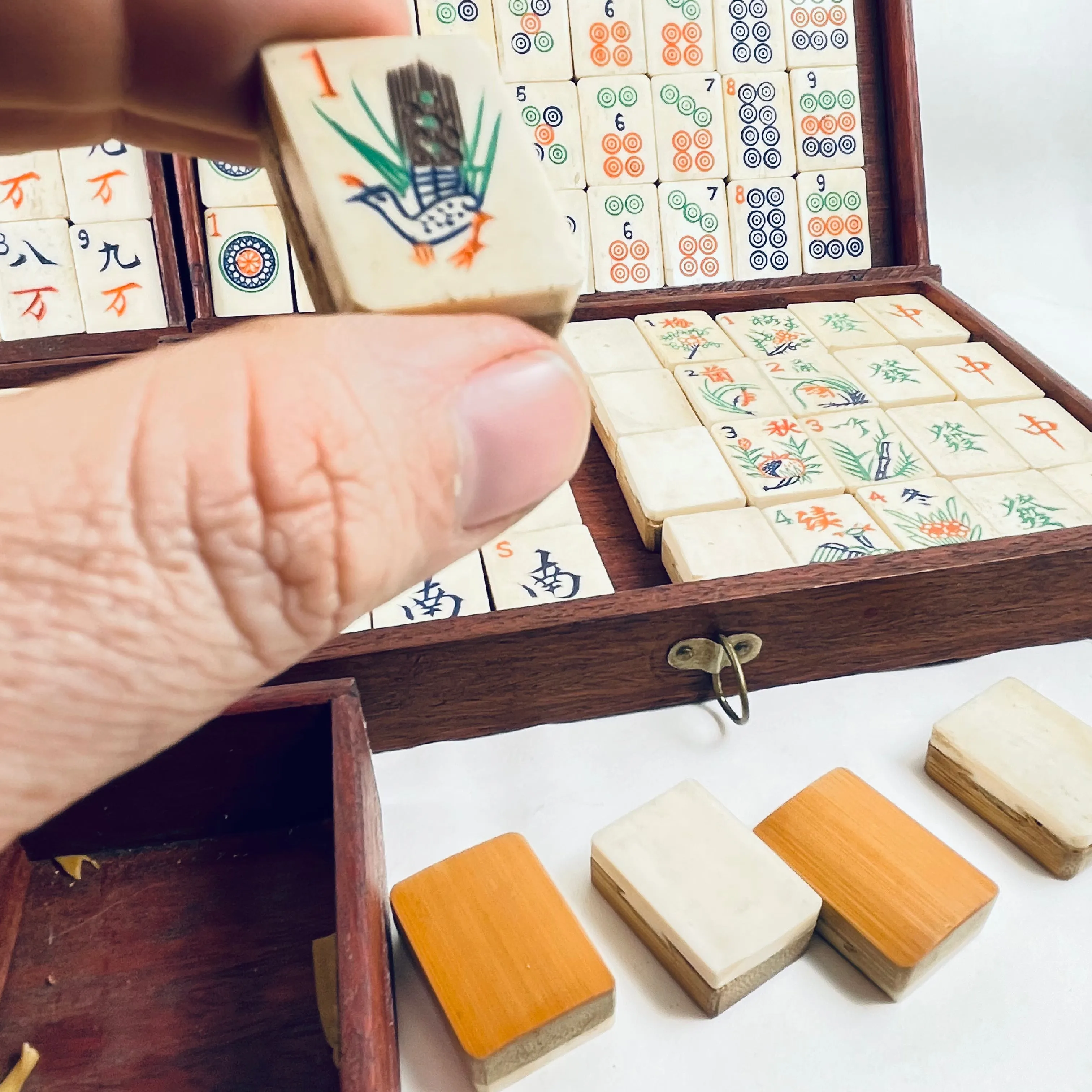 Antique Complete Chinese Mahjong Set With Arabic Numerals 3x2x1cm Tiles Special Tiles are Flowers Box Includes Betting Sticks Dice w/ Box as well as Direction Disks